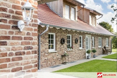 Oud Limburg postarzana cegła ręcznie formowana, stara czerwona cegła,  elewacje z cegły, dom z cegły, ściana z czerwonej cegły,  